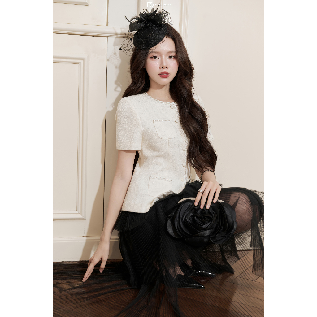 Áo Tweed Cổ Tròn 4 Túi Ốp Dáng Ngắn Thanh Lịch 2T43.2509TW. Áo Tweed Nữ Cao Cấp Công Sở / Dự Tiệc Thiết Kế Bởi JM Dress
