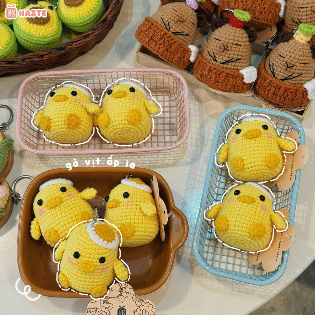 Móc Khoá Len Tổng Hợp Gà Ốp La Quả Bơ Avocado Capybara Tart Bánh Handmade Dễ Thương