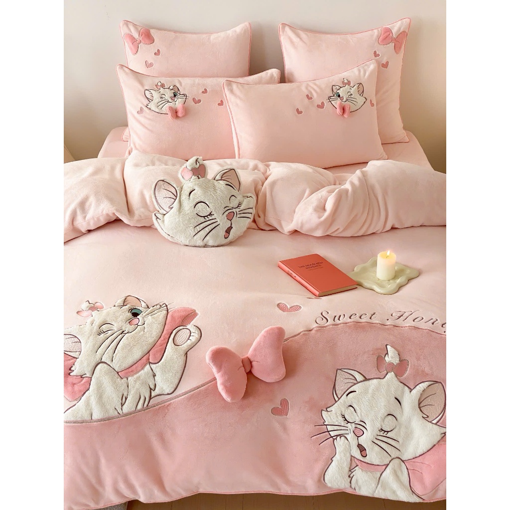 Bộ Chăn Ga Gối 5 Món Memminbedding Luxury Chất Liệu Nỉ Nhung Mịn Mềm Thêu Họa Tiết Cô Mèo Đáng Yêu Dễ Thương - L587