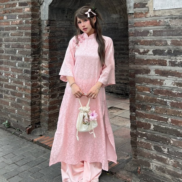 Áo dài lụa cách tân CƠ UYỂN hoa chìm đính cúc kèm quần lụa TAM AD10