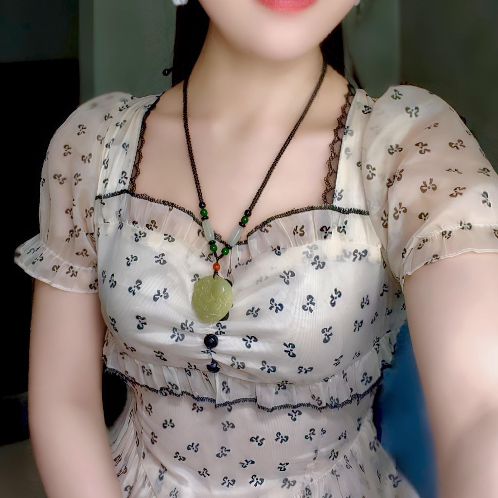 Dây chuyền tỳ hưu ôm nguyên bảo ngọc hòa điền tự nhiên loại A, giúp thu hút tài lộc ,kèm dây đeo