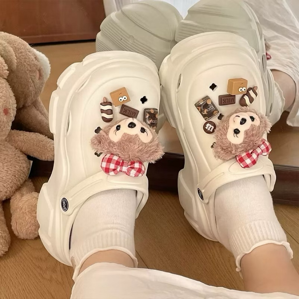 Dép sục nữ chống trơn đi êm tặng kèm sticker cute phù hợp đi học đi chơi, dép sục lỗ xinh | BigBuy360 - bigbuy360.vn