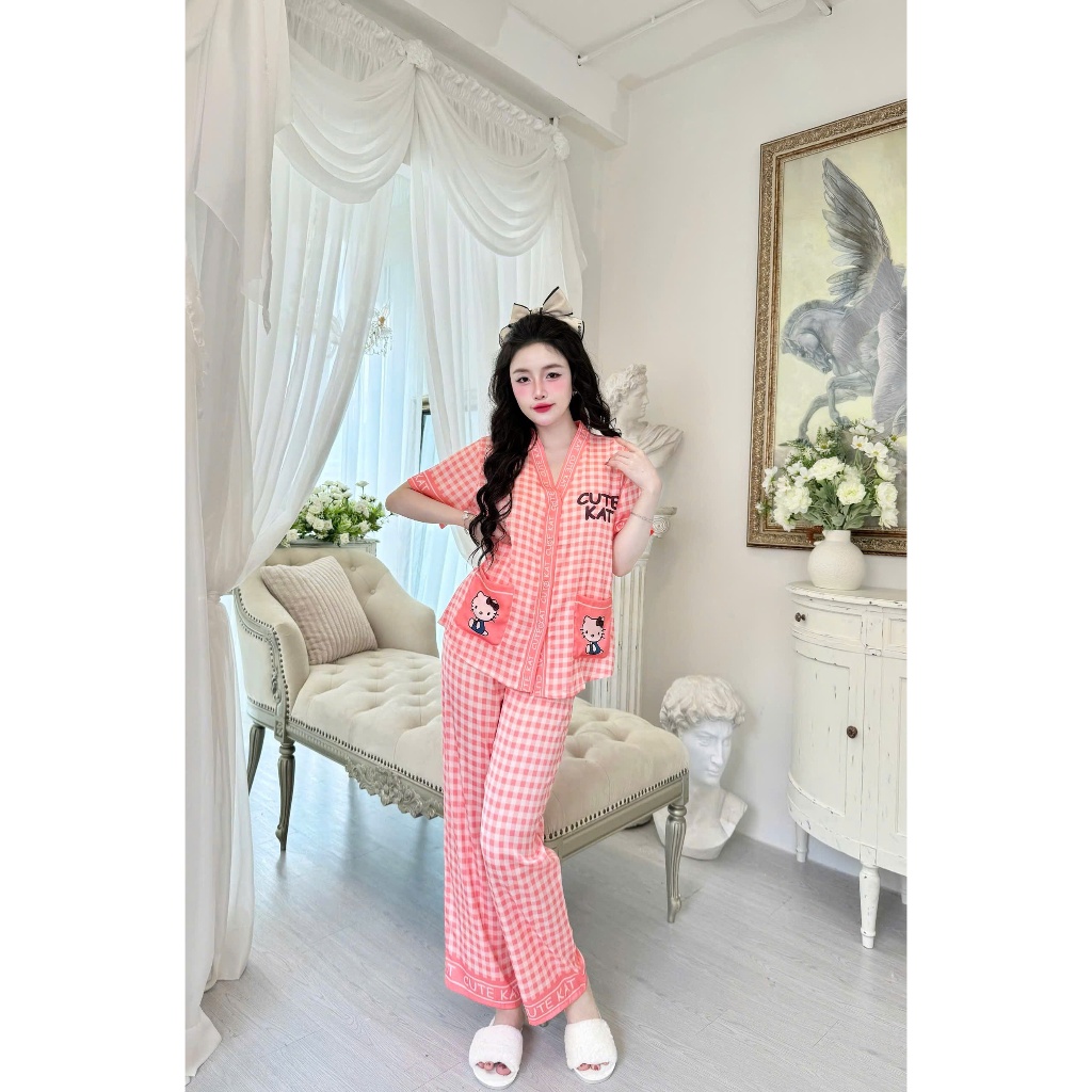 Bộ nữ tay ngắn quần dài Vy Linh chất liệu lụa latin cổ Y thoáng mát thấm hút mồ hôi tốt, bề mặt vải mịn S1080 caro