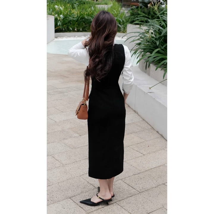 DV03 - Đầm công sở La Merci đầm yếm thiết kế ôm nhẹ tôn dáng thoải mái Đầm đen Chất Liệu Dày Dặn