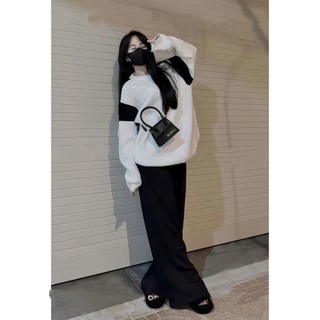 Áo Sweater Form Rộng Phối Vai Đen Trắng Phong Cách Thu Đông
