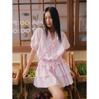 Đầm OLV cổ V phối bèo Pink Striped Ruffle Mini Dress ngọt ngào dễ thường phù hợp đi chơi