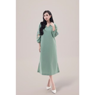 SWANLAKE | Váy Đầm Nữ Midi Suông Xẻ Tà Cổ V Tay Lỡ Thêu Hoa Nổi Vải Linen Công Sở Tiệc Có Túi D12131