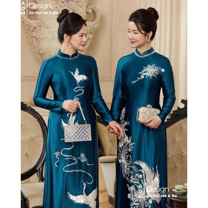 Áo Dài Mẹ, Áo Dài Bà Sui Cao Cấp Chất Lụa Ruby Màu Xanh Cổ Vịt Hoạ Tiết Thêu Hoa Đính Kết Cổ Áo Tỉ Mỉ-Áo Dài Design