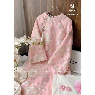 Áo dài tơ thêu.sang trọng từng đường kim mũi chỉ. Sẵn hàng, inbox ngay để chọn mẫu ưng ý ✨”