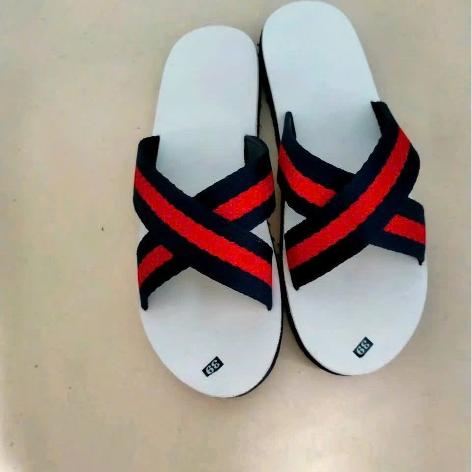 Dép Sandal Nữ Quai Chéo Đi Học – Êm Chân, Thoáng Khí, Phong Cách Thanh Lịch