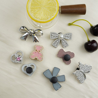 Bộ 8 Sticker, Charm 3D chủ đề Nơ và gấu nhựa cứng gắn Dép Sục, Cá Sấu Mita JB-389