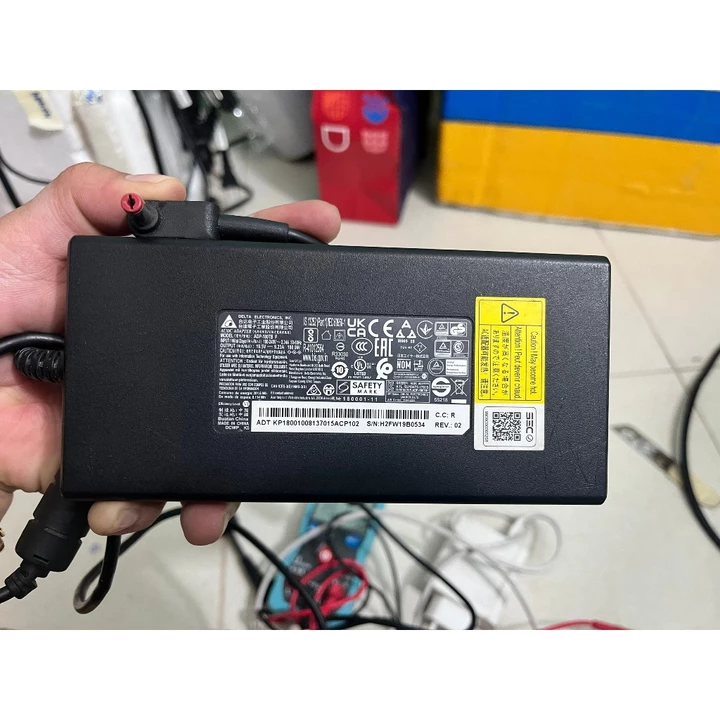 Bán Sạc laptop acer 180W , hàng cũ , zin theo máy , chính hãng