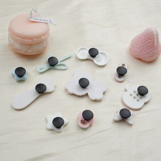 Bộ 10 Sticker, Charm 3D chủ đề Mèo Táo nhựa cứng gắn Dép Sục, Cá Sấu Mita JB-391