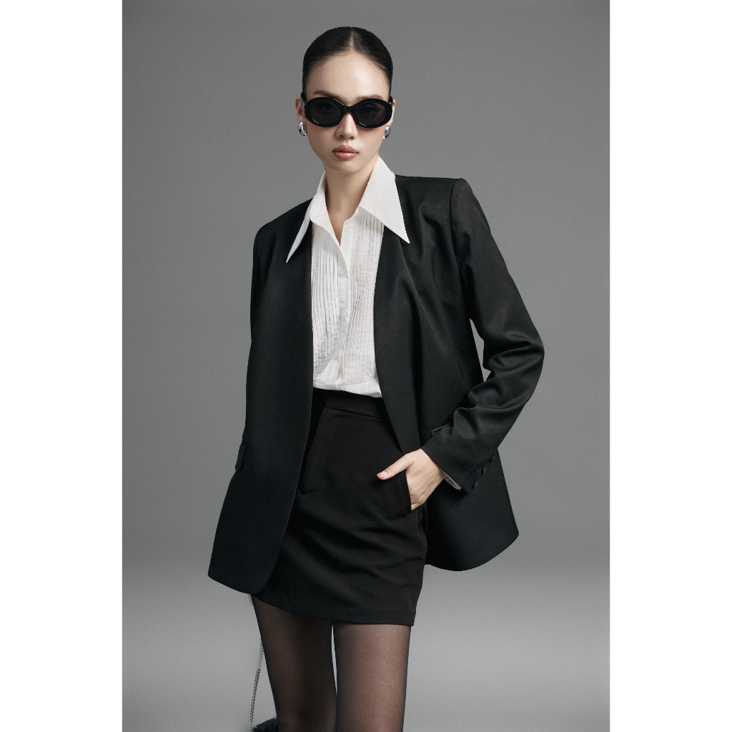 Áo blazer nữ đen tay dài dáng dài công sở dễ phối đồ, tôn dáng, mặc đẹp mọi dịp Vella VAK25142