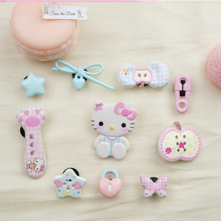 Bộ 10 Sticker, Charm 3D chủ đề Mèo Táo nhựa cứng gắn Dép Sục, Cá Sấu Mita JB-391
