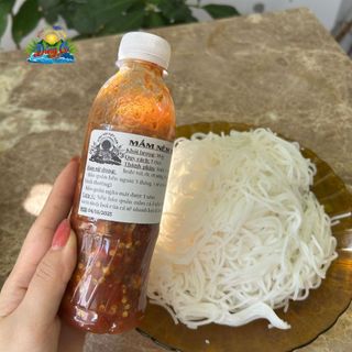 1 chai mắm nêm
