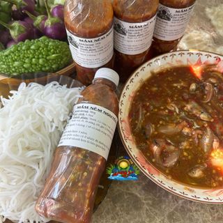 Combo 4 chai mắm nêm cá cơm nguyên con gia vị sẵn, 4 chai 1520g
