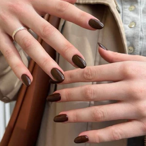 MÓNG GIẢ SƠN GEL NÂU TÔN DA GENZ NAIL (HỎA TỐC)