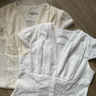 ACY TOP | Áo kiểu cổ V chất boi thêu phối viền ren | Bymintt