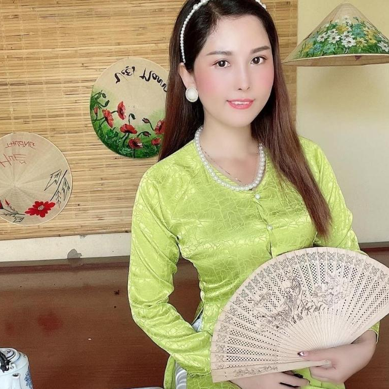 B.A42 ( Áo Lẻ ) Gấm Vân Đá Cài Nút Cổ Tim Nữ