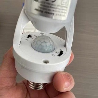 Đui đèn cảm biến chuyển động E27 tiết kiệm điện Tặng Bóng đèn 30w (hàng loại 1)