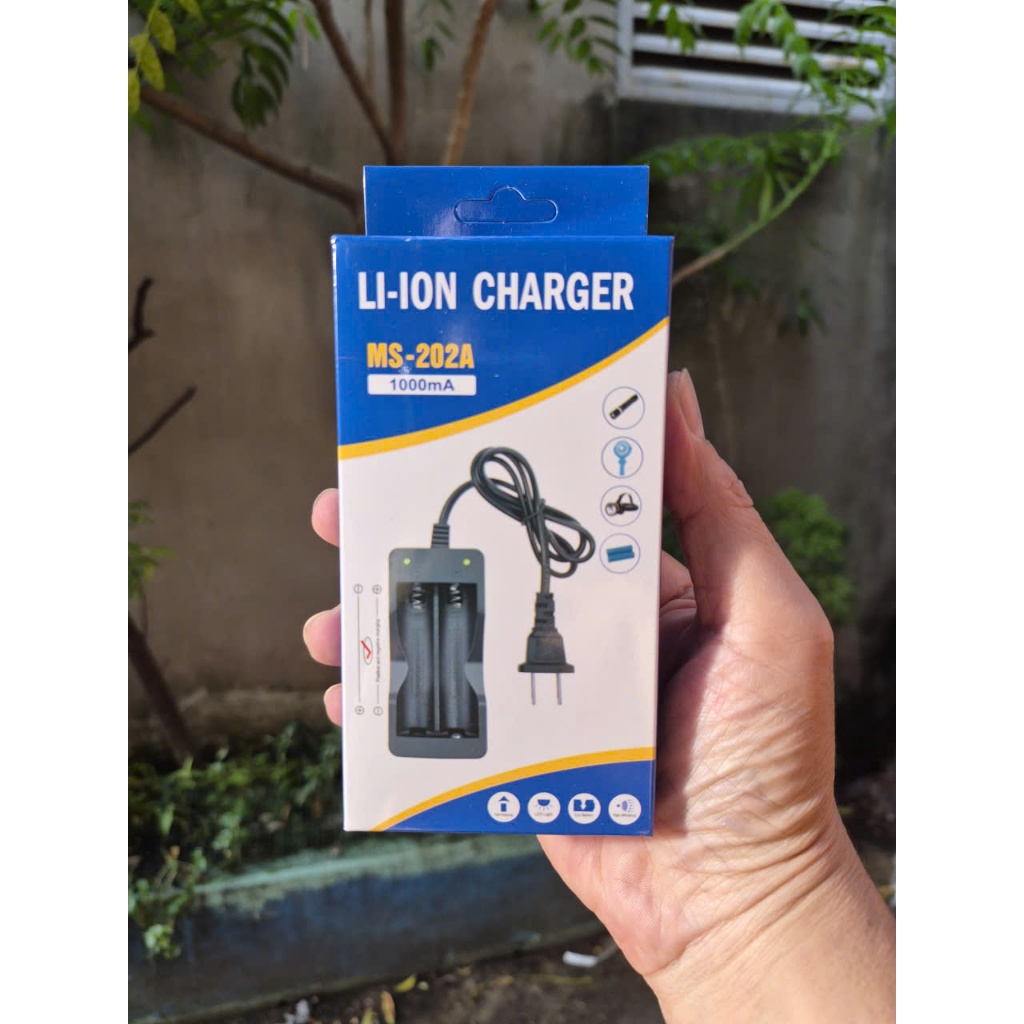 Bộ sạc pin đôi 18650 Automatic stop charger Li-ion dành cho pin 18650 / ...
