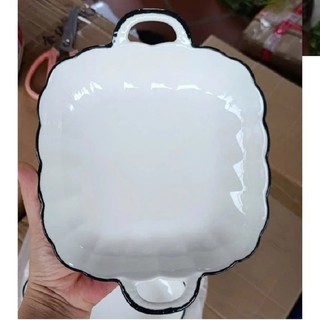 Đĩa sâu lòng sứ trắng vân sóng viền đen có tay cầm chống nóng hàng dày đẹp