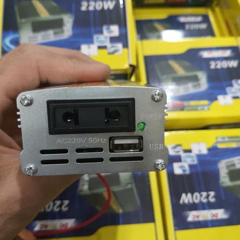 Bộ Biến Tần Kích điện ắc quy 12v lên 220v 220W tích hợp cổng USB 5V dùng cho ắc quy sạc năng lượng mặt trời.
