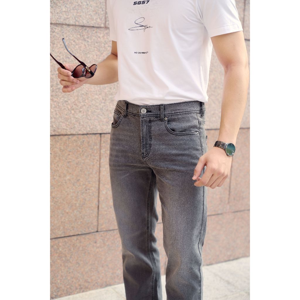 Quần Jean Nam Dáng Suông Ống Đứng Màu Xám Chất Cotton Co Giãn Nhẹ NINOMAXX 2208061