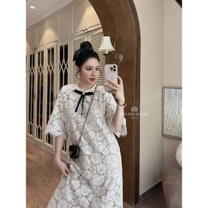 Váy Maxi Ren Dài Tay Lỡ – Thiết Kế Cổ Nơ Đen Sang Chảnh, Form Rộng Nữ Tính – Chamie Store