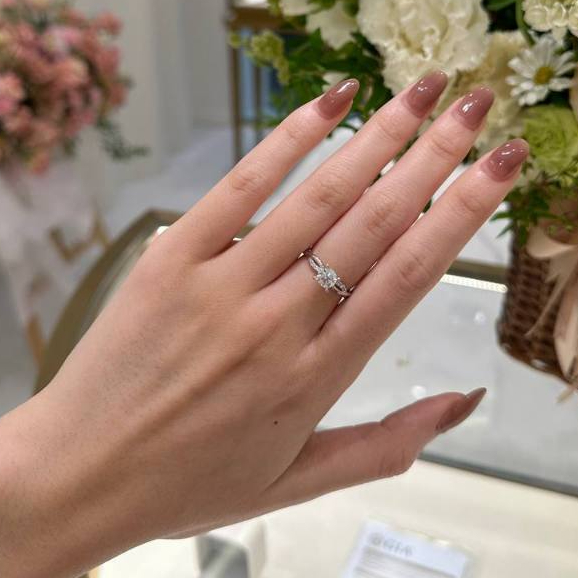 [CHAT TRƯỚC KHI ĐẶT] Nhẫn Cầu Hôn Twinkle Strap NCH1701, Vàng 14K/ 18K, Tấm CZ, Thiết Kế Đai Xoắn Độc Đáo, Nhẫn Hẹn Ước