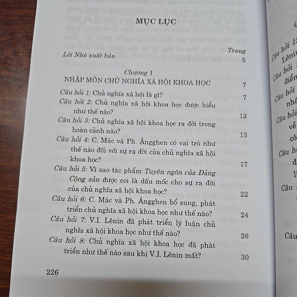 Sách - Hỏi đáp môn chủ nghĩa xã hội khoa học (NXB Chính trị quốc gia sự thật)