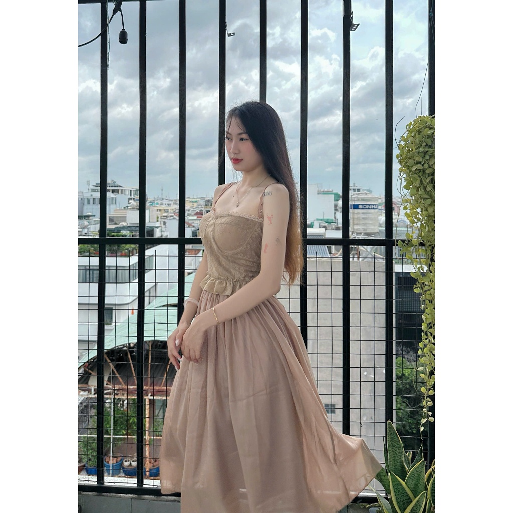 Váy Dự Tiệc Thiết Kế Hai Dây Tafta Phi Phối Ren