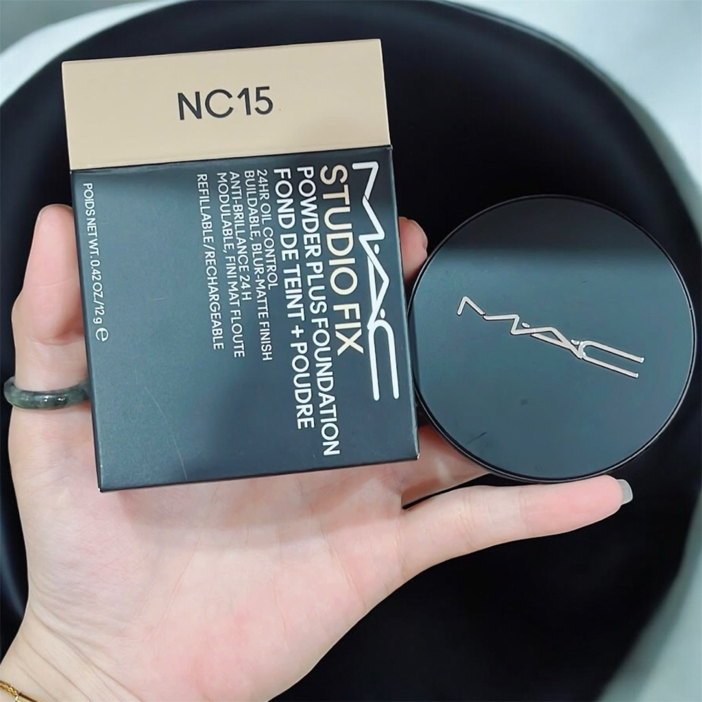 Phấn nén Studio Fix NC10-NC15 mịn, lỳ, giúp bắt sáng hoặc làm phủ kiềm dầu đều rất đẹp.