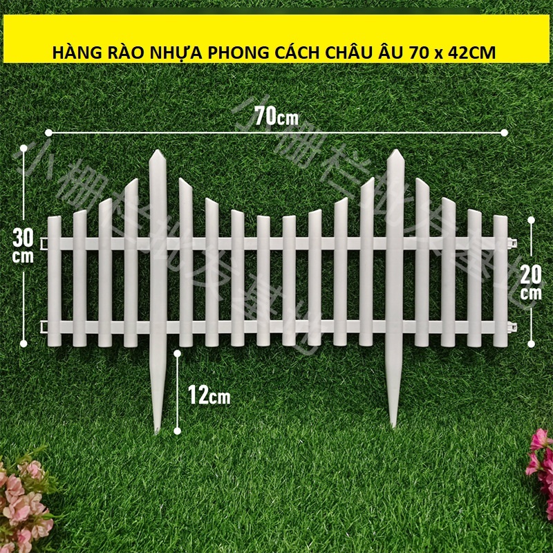 Hàng rào nhựa trắng 70x42cm có chân cắm đất trang trí sân vườn