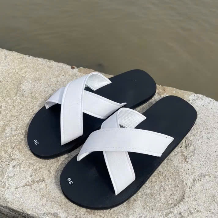 Dép sandal trắng quai chéo nam nữ – Thiết kế thời trang, phong cách hiện đại