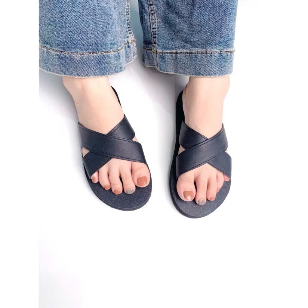 Dép sandal trắng quai chéo nam nữ – Thiết kế thời trang, phong cách hiện đại