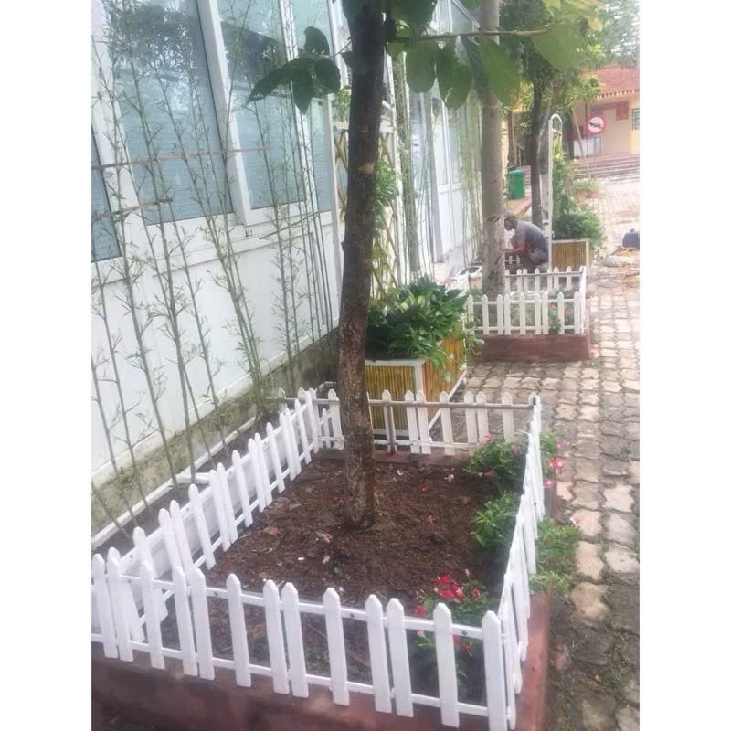 Hàng rào nhựa giá rẻ cao 30cm, 1 bộ dài 1.55m, hàng rào nhựa trang trí cây thông noel, trang trí sân vườn tiểu cảnh