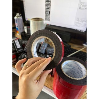 Băng keo xốp đen 2 mặt xanh hoặc đỏ loại tốt để dán bảng biển số nhà , biển công ty