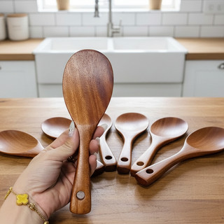 Muôi Vá xới cơm , múc canh bằng gỗ được làm từ gỗ xà cừ nguyên khối - Phương Trang