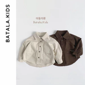 Áo sơ mi kaki cho bé trai Batala kids, ÁO KHOÁC KAKI MỎNG TÚI IN CHỮ 2 MÀU NÂU BE Mới 2025