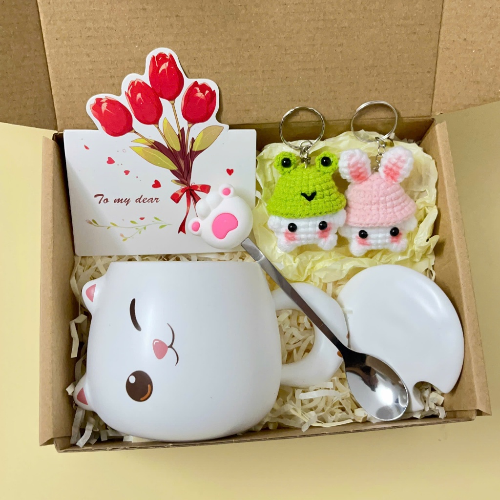 [Mới/Hỏa tốc] Set quà tặng Cốc sứ Quà tặng Các Dịp 8/3,20/10, Sinh nhật, Tốt Nghiệp Kèm Móc khóa Bé nấm đội mũ bằng len