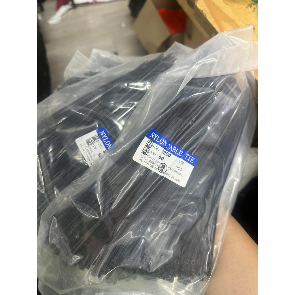 Dây thít nhựa màu đen ,túi 500c dài 20cm