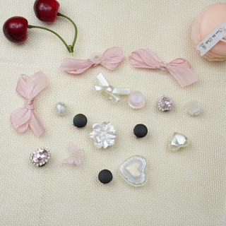 Bộ 16 Sticker, Charm 3D chủ đề Nơ voan ruby nhựa cứng gắn Dép Sục, Cá Sấu Mita JB-400