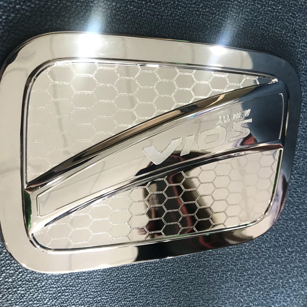 Ốp nắp bình xăng xe Toyota Vios 2019, 2020, 2021 2022, 2023, 2024, 2025 nhựa ABS vân carbon cao cấp, sáng bóng