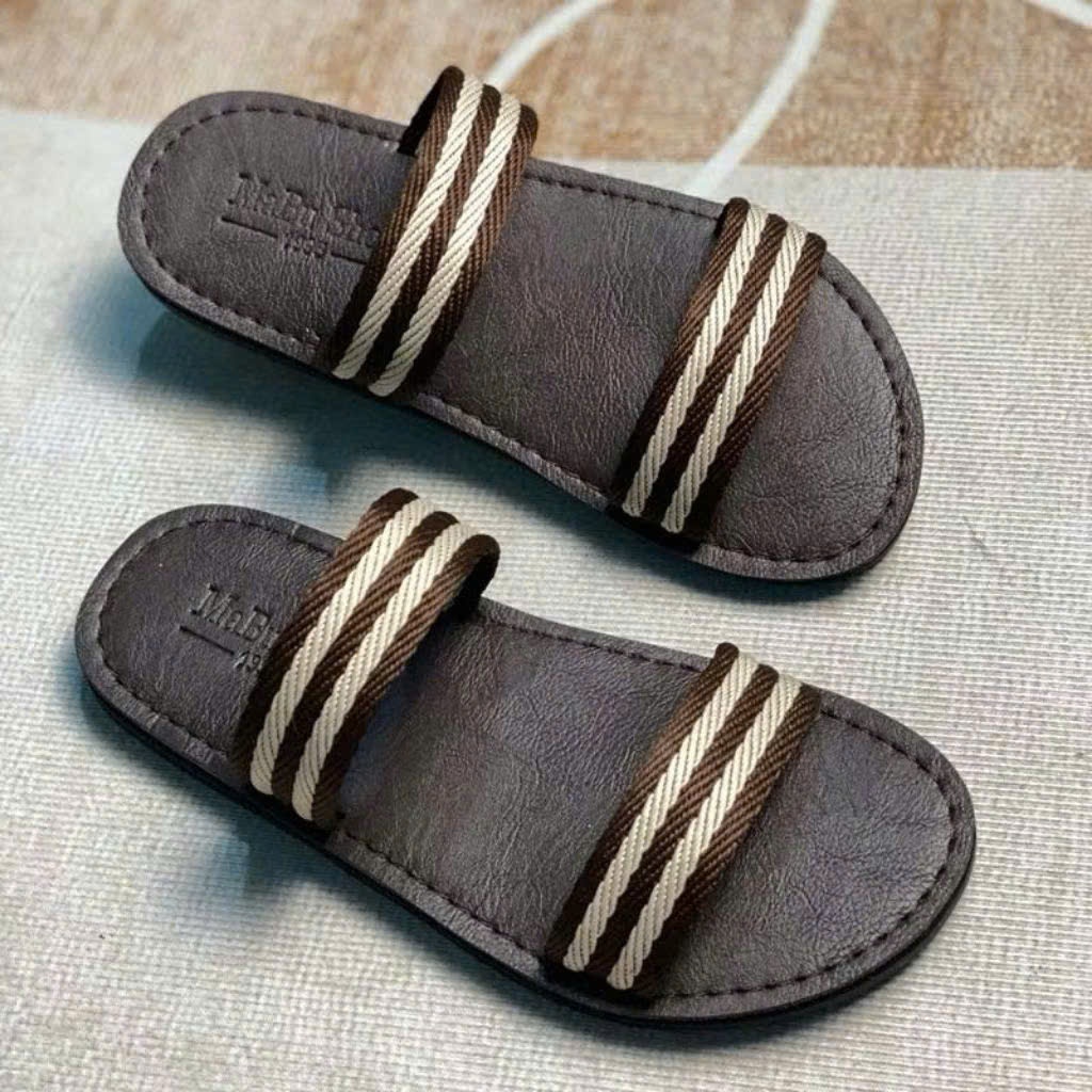 Dép sandal quai ngang kẻ đen – Thời trang tiện lợi, nhẹ nhàng, không đau chân, phù hợp mọi độ tuổi