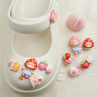 Bộ 10 Sticker, Charm 3D chủ đề Bé Dâu nhựa cứng gắn Dép Sục, Cá Sấu Mita JB-402