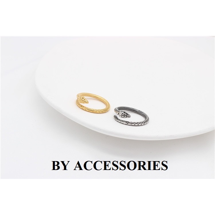 Nhẫn titan unisex kiểu hình con rắn dáng mảnh quấn vòng so le không gỉ UR2501 BY ACCESSORIES