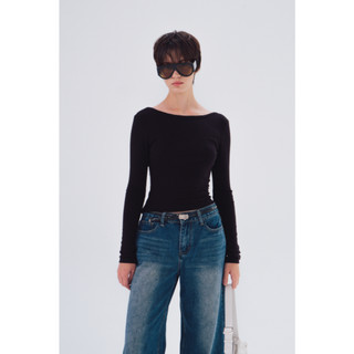 THEKIM Áo thun nữ dài tay cổ thuyền khoét lưng sâu , áo thun trơn Slim - Fit  chất liệu tăm mịn T358