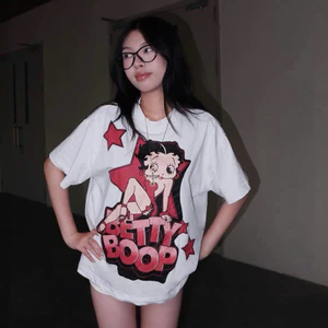 Áo Thun Betty Boop Hình In Sắc Nét Vải Cotton Mềm Mịn Thoáng Mát - Không Xù Lông Tag Mac Túi Zip